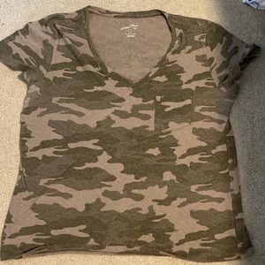 universal thread camo tshirt